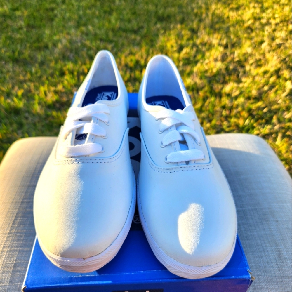 Women's Champion Ortholite Lace-Up Oxford Fashion Sneakers Finish Line siz 5